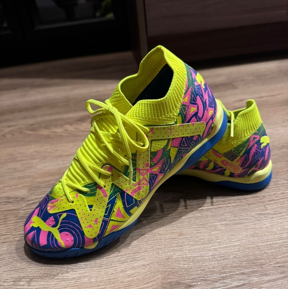 Puma Soccer Indoor Boots - Picture 2 of 5